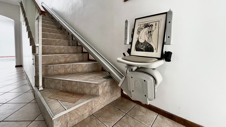To Let 3 Bedroom Property for Rent in Lionviham Western Cape
